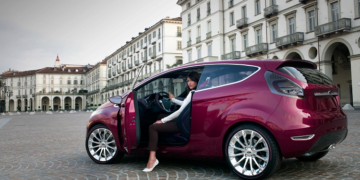 Женский автомобиль цвет и салон женского автомобиля