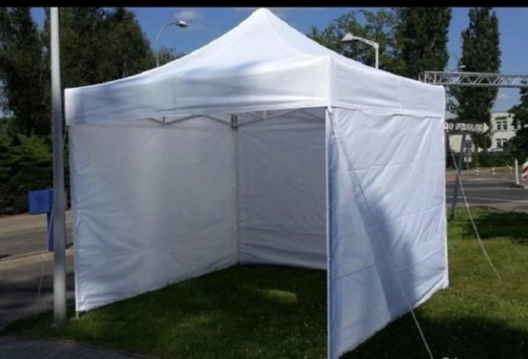 Преимущества аренды тентов