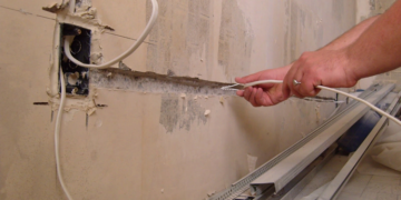 Замена электропроводки в квартире поможет избежать пожара