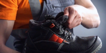 Строительная спецобувь: как эффективно убрать грязь