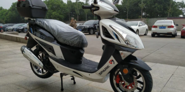 В чем преимущества и разновидности скутеров Spark