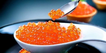 Красная икра: достоинства и полезные свойства