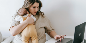 Как найти и выбрать няню: что нужно знать и советы