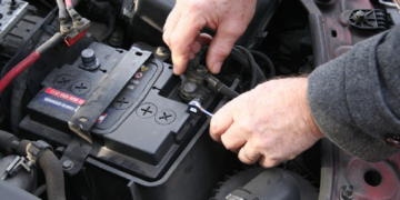 Почему зимой нужно менять аккумулятор: признаки, что пришло время для замены