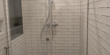 Как правильно выбрать двери в душ и несколько рекомендаций