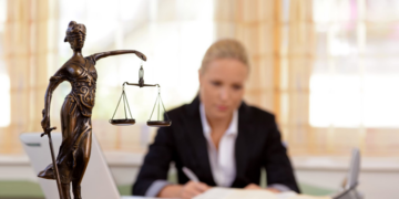 Профессиональная консультация юриста для физических и юридических лиц в Москве