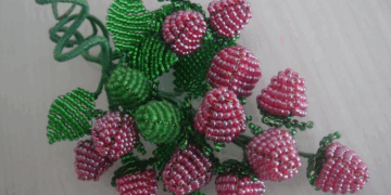 Как выполняется плетение бисером