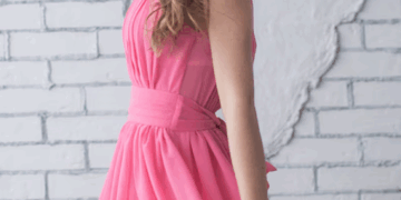 Як правильно підібрати коктейльну сукню та аксесуари