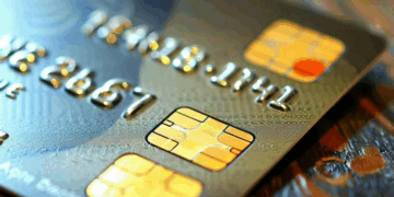 Оформление банковских карт онлайн: правила, особенности и советы