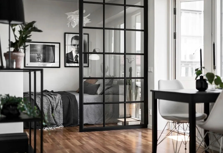 Стеклянные перегородки для зонирования: достоинства и установка