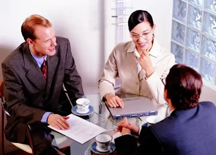 Понятие устного перевода и его ключевые преимущества для общения и бизнеса