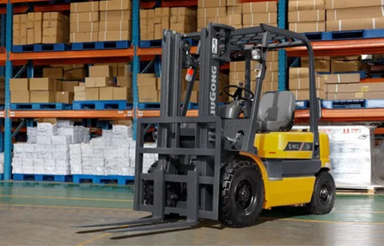 Как выбирать погрузчик для склада: что нужно знать