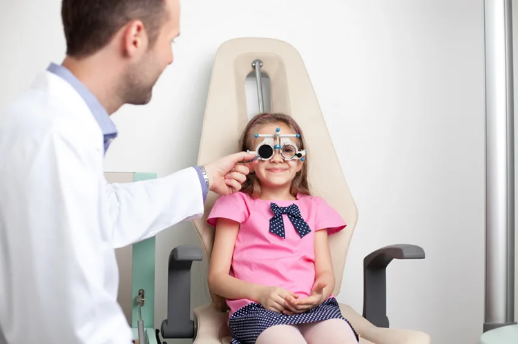 Врач детский офтальмолог: что нужно знать и его обязанности