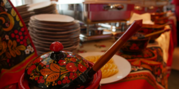 Особенности организации кейтеринга на Масленицу и советы