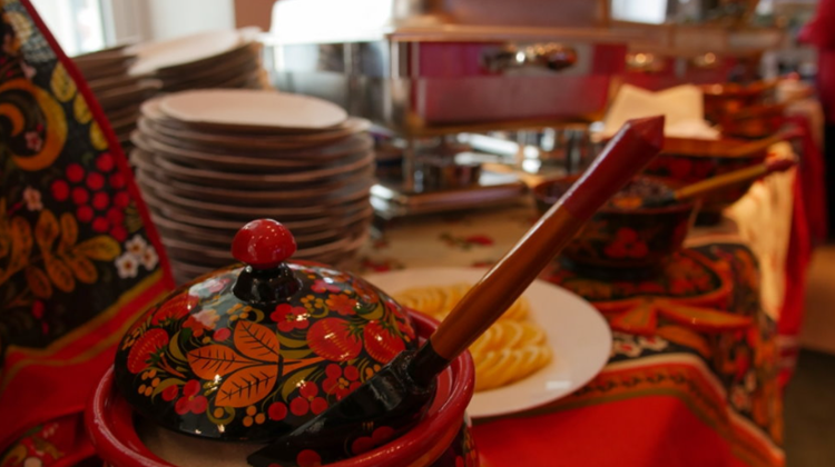 Особенности организации кейтеринга на Масленицу и советы