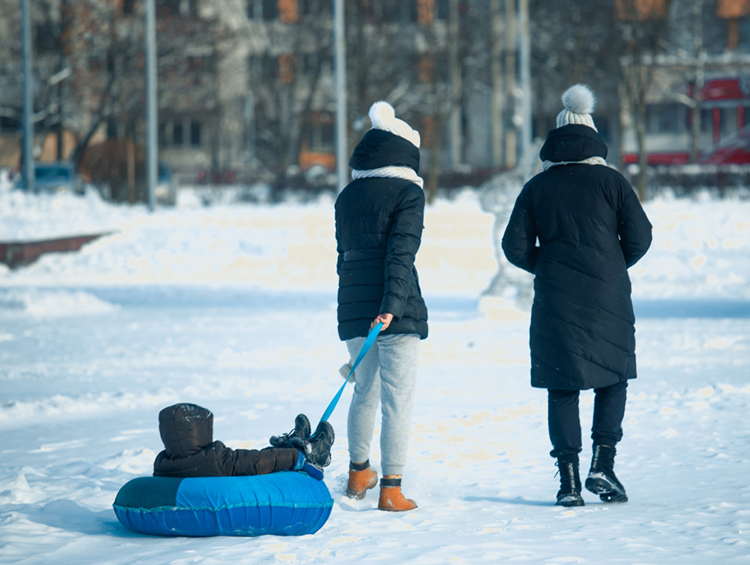 Как безопасно гулять в мороз: что советуют эксперты