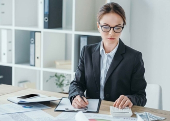 Правила и требования при аутсорсинге бухгалтерских услуг для успешного взаимодействия компаний